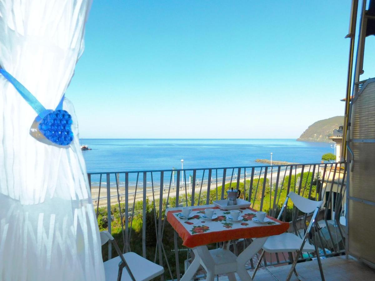 Bilocale Con Favolosa Vista Mare Levanto Eksteriør billede
